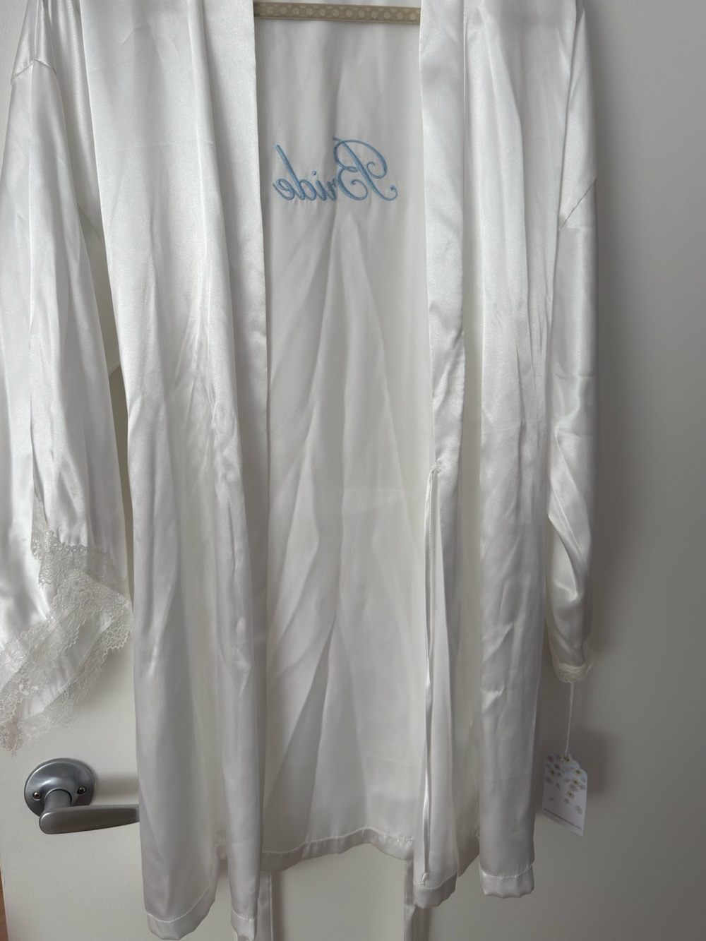 Bride Embroidered Satin Robe - White - Picture 5 of 6